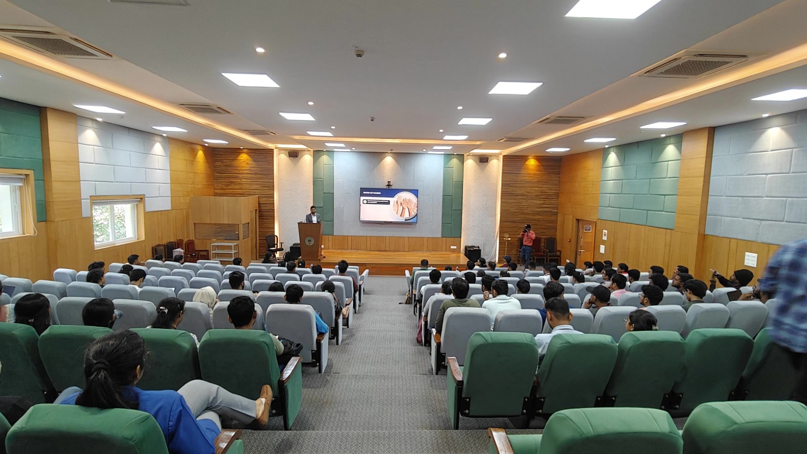 PHOTO-2025-12-14-18-03-14-1