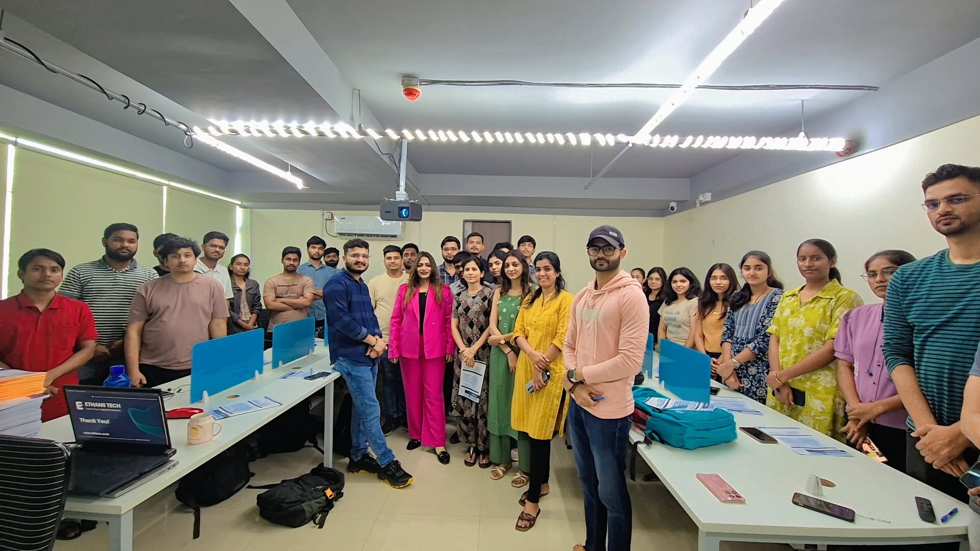 ClUKTFNuYXBjaGF0LzEzLjcxLjAuNTEgKFNNLVM5MjFCOyBBbmRyb2lkIDE0I1M5MjFCWFhVNUFYSzQjMzQ7IGd6aXApIFYvTVVTSFJPT00Q5e6B+OAB